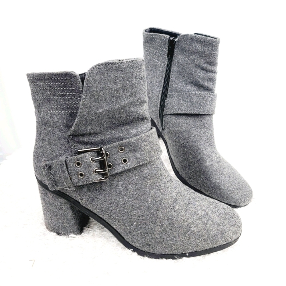 Muk Luks Gray Felt Ankle Boots with Buckle